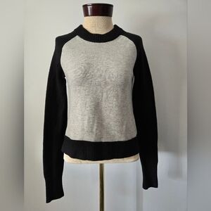 RAG AND BONE 100% Wool Amelia Light Grey/ Black Pullover With Back Zip. Small